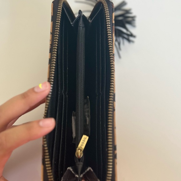 FOSSIL LEOPARD WALLET - Picture 3 of 5